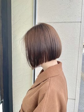 トラップヘアー 透明感ボブ×艶カラー