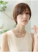 ヌーディカラー/前下がりボブ/小顔ヘア/大人ボブ