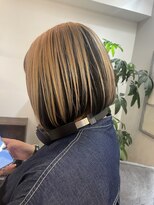 ジエクト カナウ(The Ect canow)&nbsp;アンブレラカラー　白×黒　ぱつっとボブヘア　モードヘア