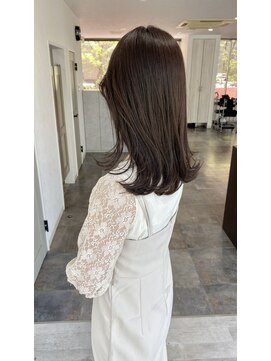 リズム(lysm) ベージュカラー × ミディアム