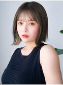 ◯イヤリングカラー薄めバングぱっつん前髪シンプルストレート