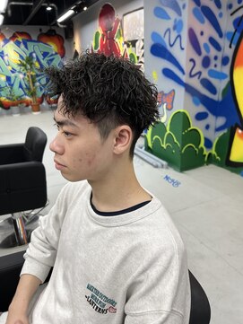 カーニー 錦糸町(kearny) ショート ツイスパ アップバング