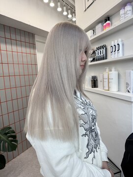 ペレ 渋谷(PELE) イメチェン/ホワイトブロンド/外ハネボブ/ワイドバング/渋谷