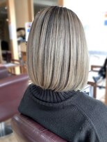 フィズクロップ(fizzcrop) バレイヤージュ　切りっぱなしボブ　ベージュ