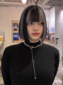 ルーム(Loom.) コントラストハイライト デザインカラー ぱっつんボブ