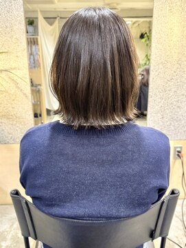 コモン(common) 透明感カラー×外ハネボブ