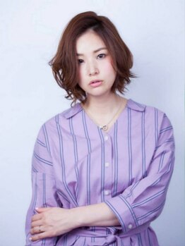 シャペウ駒込の写真/お洒落染めから白髪染めまで多種類のカラー剤をご用意!白髪を染めつつ、理想のヘアカラーになれる