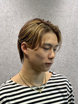 フジヤマバーバーショップ アジト(FUJIYAMA BARBER SHOP ajito) 毛流れ　センターパート