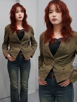 ヴァーディ オモテサンドウ(Vardy omotesando) red/赤髪 レイヤーカット ハイトーン 表参道