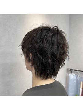 レヴェリー(REVERIE) ＃メンズパーマ＃ショート＃マッシュウルフ＃スパイラル
