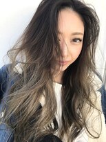 フォーク(FOLK)&nbsp;KAZU_外国人風グラデーションカラー_センターパート_グレージュ