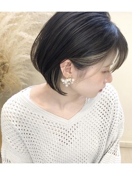 トルネード(TORNADO) 外国人風ショートボブ ハイライト 前髪インナーカラーグレージュ