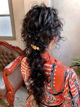 ルナクレセント (Luna crescent) ルーズあみおろしヘア