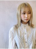 切りっぱなしセミディ×ハイトーンカラー