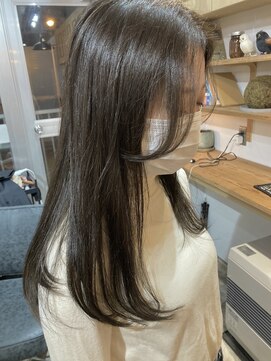 ロカ(roka) しっとりツヤツヤの地毛風ストレート×オリーブブラウン