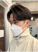 センターパートスパイラルパーマツーブロック刈り上げメンズヘア