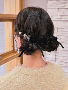 ラストーリア(La storia) お呼ばれヘアスタイル♪ ツイン団子