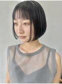 20代30代大人可愛いダークグレーアッシュくびれボブ耳掛け透明感