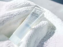 《アクアバームセラム》サラッと伸びて髪の毛全体のスタイリングがしやすい★      