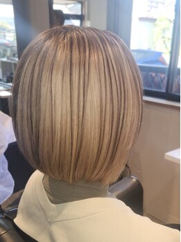 【神辺/新徳田】<全員/カット+カラー+TR \12000→\8800>発色・色持ちの良いカラーで、肌になじむ色合い◎