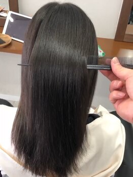 パサつきや広がりなどの悩みも解決◎髪の芯から浸透し、毛先までうるおいたっぷりの艶髪を叶えます♪