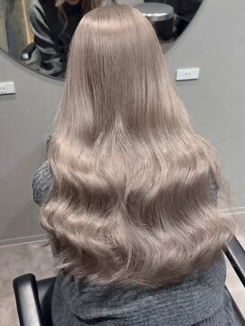 ロング　ケアブリーチ　ミルクティーベージュ　顔まわり　10代