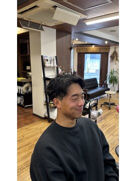 美容室 賀流。 アップバング スパイラルパーマ