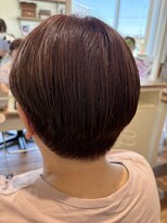 コナ(CONA)&nbsp;ツーブロックショートボブ