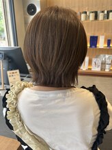 ヘネン(Hennenn)&nbsp;アッシュベージュ×ショートBobレイヤー