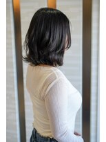 ムゥフ ヘアーアンドアイラッシュ(mouf hair&eyelash)&nbsp;暗髪でも重くならない、自然な動きの大人くびれスタイル