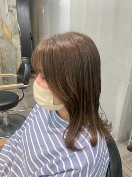カミエ(kamie) セミロングのベージュカラー×透明感トリートメント