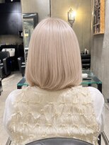 エノア 青山(ENORE) ホワイトグレージュ×ケアブリーチ透明感ハイトーンカラー