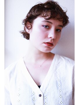 シック(Chic) ウルフマッシュ ブルーグレージュ カーキアッシュショートウルフ