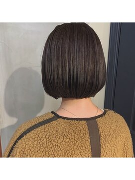 カールム(carlm) 【天神・今泉ｃａｒｌｍ/上川美幸】ミニボブ×グレージュ