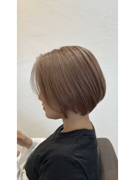 リリー(Lily) ミルクティーショートボブ