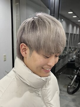 アンダーバーホワイト 広島 並木店(_WHITE) シルバーカラー×メンズマッシュ×韓国【広島】