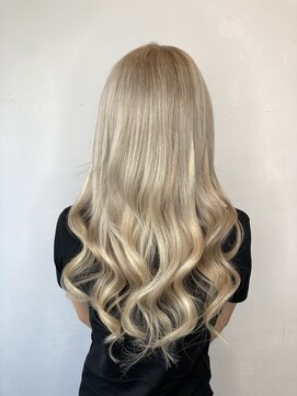 フツーロ 栄(FUTURO) プルエクステ