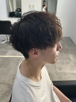 ヒュイル バイ ニアウ(Hwyl by Niau)&nbsp;メンズカットパーマシャドウパーマ刈り上げマッシュ波巻きパーマ