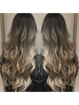 トルネード(TORNADO) 外国人風オンブレミルクティーグレージュグラデーション