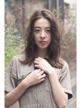 ノーヴェ(Nove) シースルーハイライト×トープグレージュ