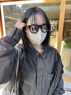 ミー(mii) 【mii】ブラック/ミディアムストレートスタイル