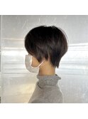 《女性らしさを残した柔らかショートマッシュ》