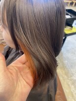 エルモ(ELMO)&nbsp;3ヶ月ほどのブリーチ伸び幅からのカラー