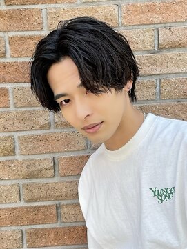 アーリー(Ali'i) センターパートソフトツイストパーマ波巻きマッシュウルフ