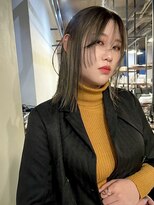 メイカ(MEIKA)&nbsp;【 ミディアム × ストレート × グレージュカラー 】浅野美紀