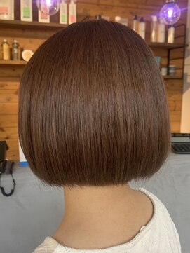 ビスクヘアデザイン(bisq hair design) ボブ　ミルクティーベージュ　艶髪　髪質改善カラー　ショート