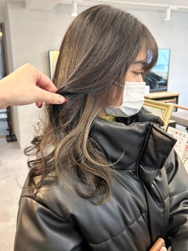 ミュラ(mulah) インナーカラーベージュ×アッシュブラウン*ゆる巻き/明大前