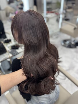 エヴァン(HEVIN) 6トーンチョコレートブラウンブリーチなしカラーレイヤーカット