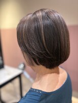 フラッパー(FLAPPER) 20代、30代、40代 白髪ぼかしハイライト 小顔ボブスタイル