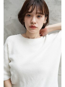 イリ(iri) 〈iri〉ショートボブ/丸みボブ/ブラウンカラー/ショート